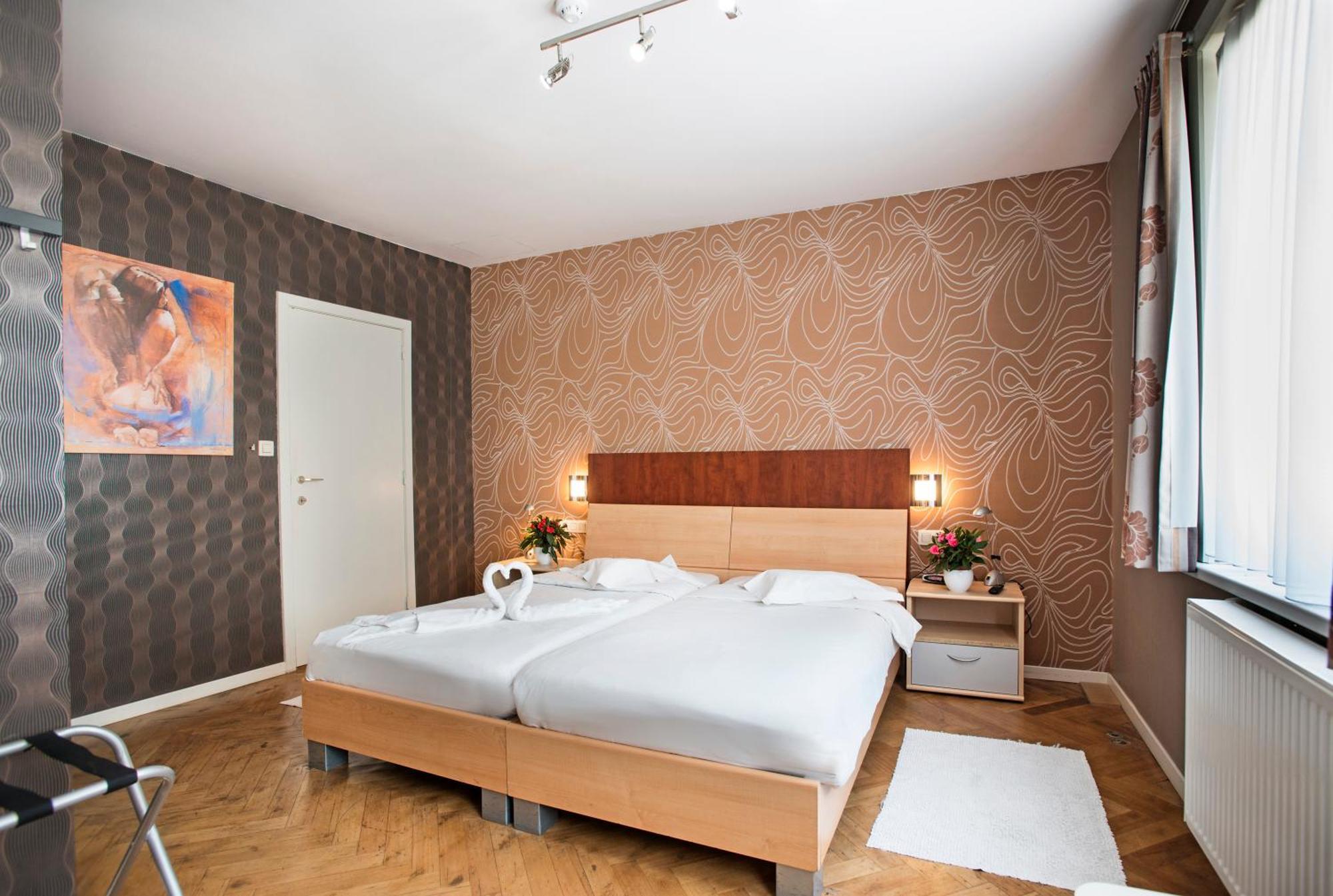 Standard Double Room,705996682:JPEG